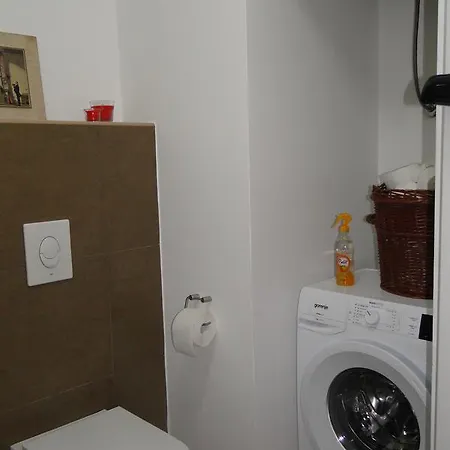 Galerija * トゥズラ